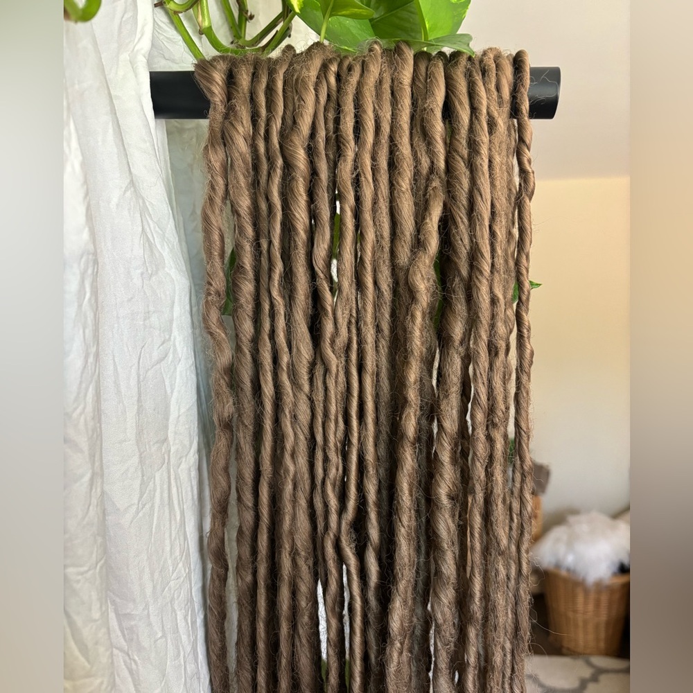 Dreadfulhippies Ash Brown 28 Set of Dreads✨